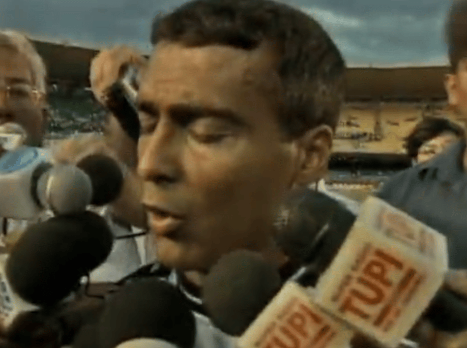 Vasco 5 x 1 Flamengo (Campeonato Brasileiro) – 06/10/2001 (Foto: Reprodução/Globo)