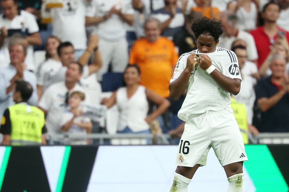 Com 18 anos e 35 dias, Endrick é o jogador mais novo a marcar pelo Real no século. (Foto: Pierre-Philippe MARCOU / AFP)