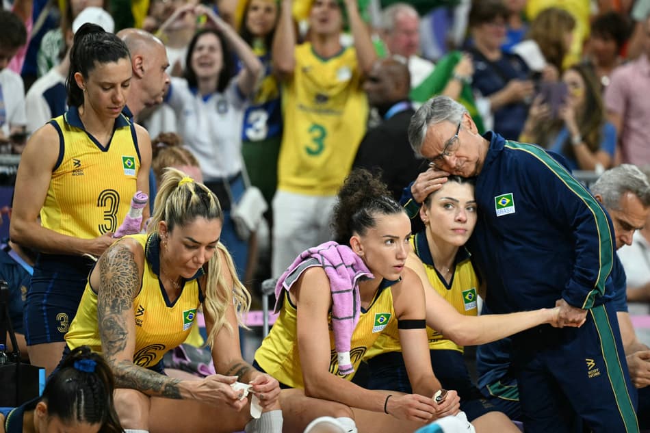 Seleção feminina de vôlei cai para os EUA nas semifinais das Olimpíadas de Paris. Foto: Natalia KOLESNIKOVA / AFP