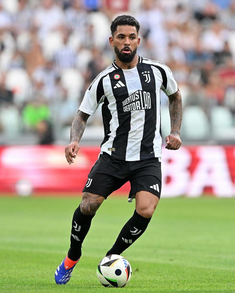 Douglas Luiz trocou o Aston Villa pela Juventus, por 51 milhões de euros. Foto: Reprodução.