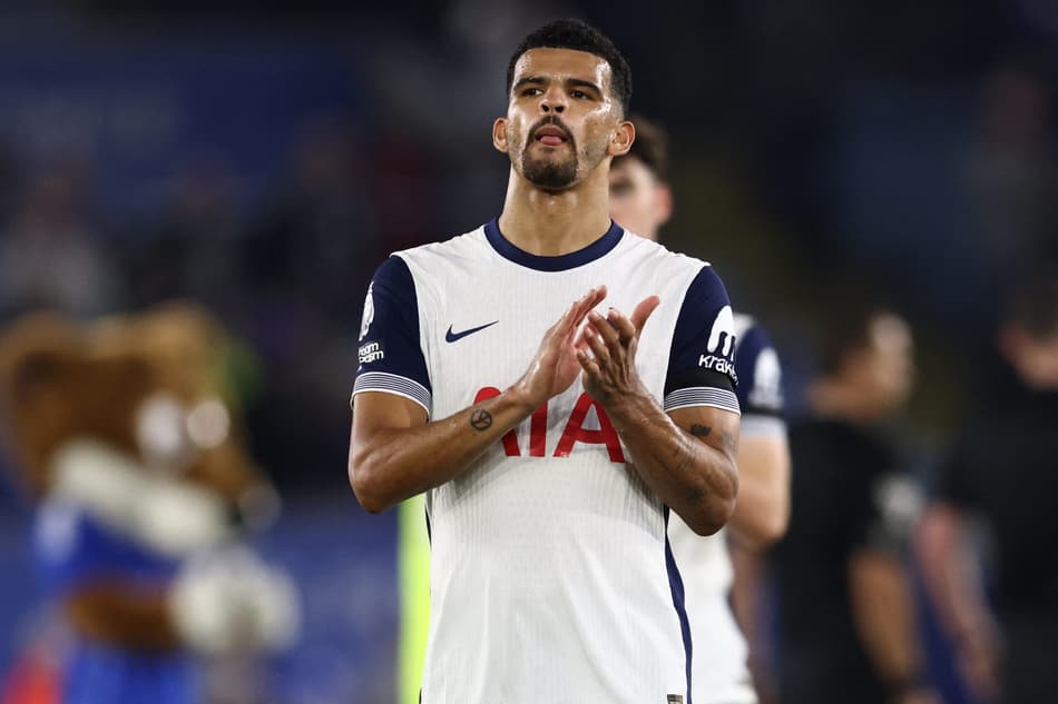 O inglês, Dominic Solanke rumou ao Tottenham por 64 milhões de euros. (Foto: Darren Staples / AFP)