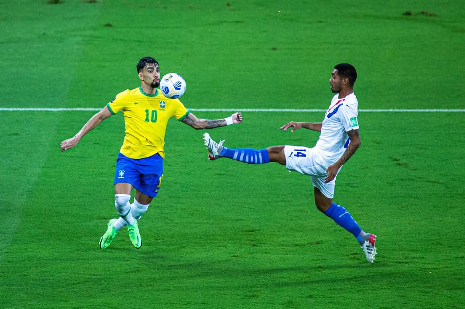 MG - Belo Horizonte - 01/02/2022 - ELIMINATORIAS COPA DO MUNDO 2022 - Lucas Paqueta jogador do Brasil durante partida contra o Paraguai no estadio Mineirao pelo campeonato Eliminatorias Copa do Mundo 2022. Foto: Alessandra Torres/AGIF