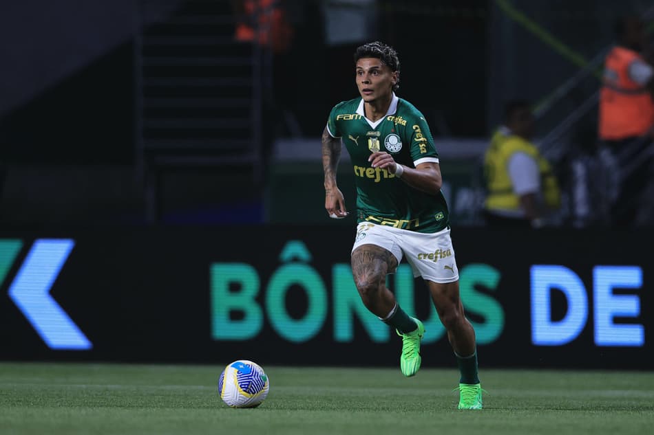 SP - SAO PAULO - 07/08/2024 - COPA DO BRASIL 2024, PALMEIRAS X FLAMENGO - Richard Rios jogador do Palmeiras durante partida contra o Flamengo no estadio Arena Allianz Parque pelo campeonato Copa Do Brasil 2024. Foto: Ettore Chiereguini/AGIF