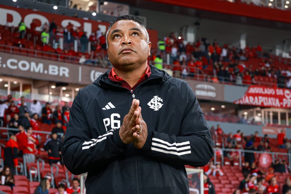 RS - PORTO ALEGRE - 11/09/2024 - BRASILEIRO A 2024, INTERNACIONAL X FORTALEZA - Roger Machado tecnico do Internacional durante partida contra o Fortaleza no estadio Beira-Rio pelo campeonato Brasileiro A 2024. Foto: Maxi Franzoi/AGIF