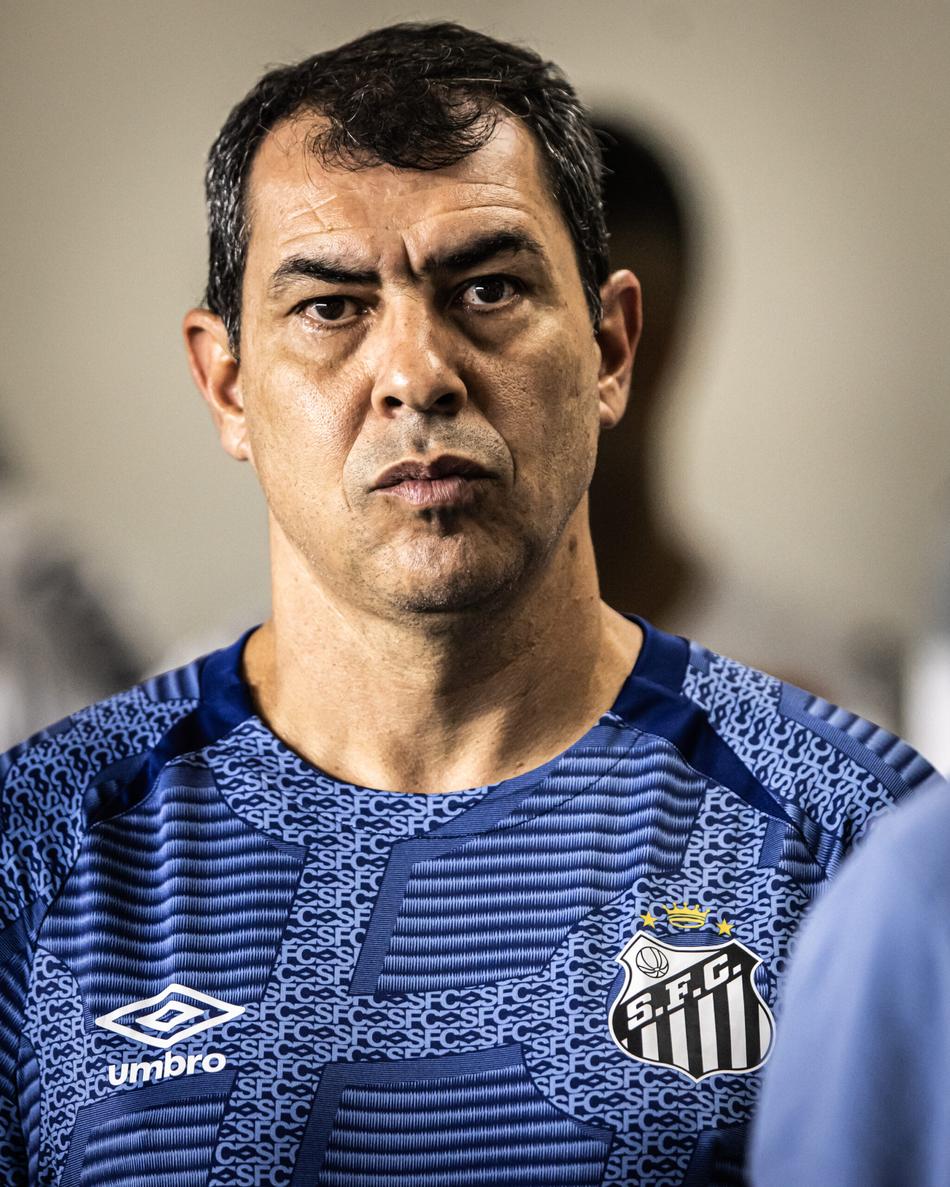 Técnico Fábio Carille em Santos x Novorizontino, na Vila Belmiro