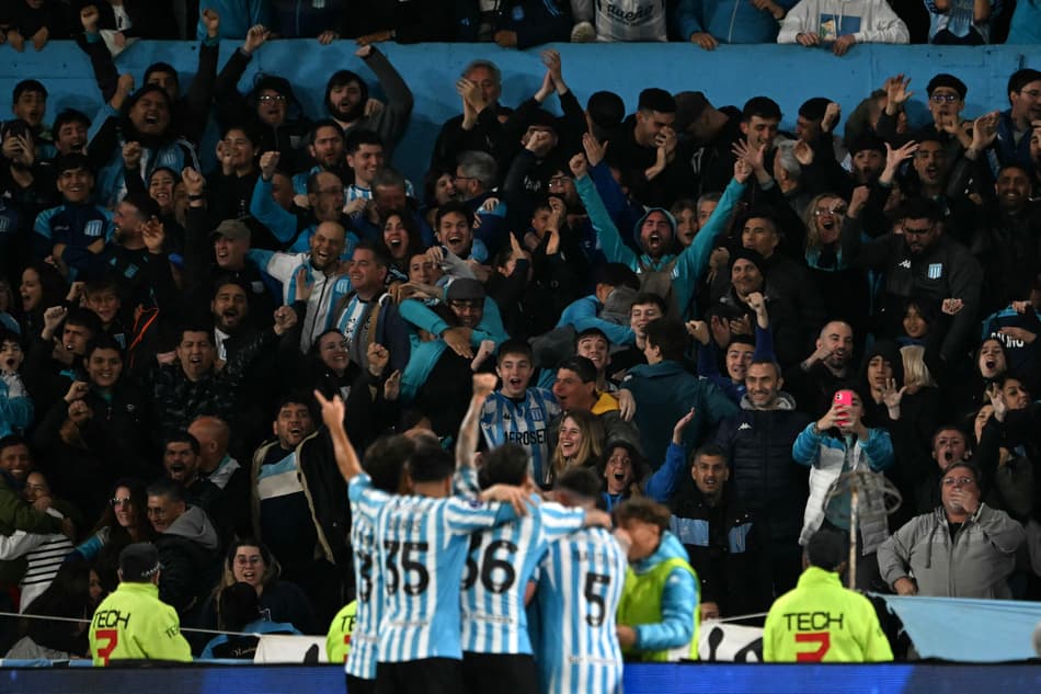 Torcida em Racing x Athletico-PR