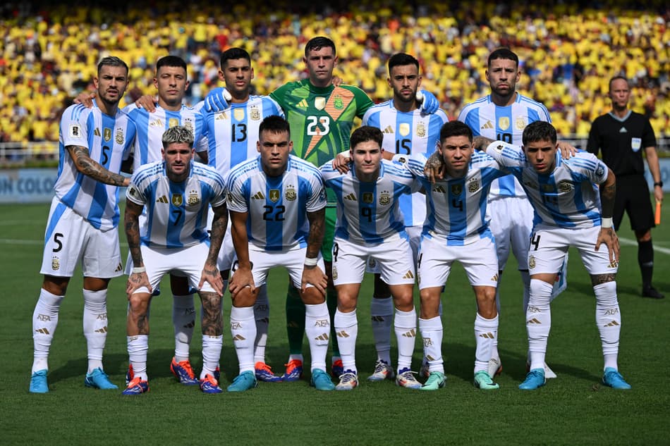 Argentina's players pose for a team photo before the 2026 FIFA World Cup South American qualifiers football match between Colombia and Argentina, at the Metropolitano Roberto Meléndez stadium in Barranquilla, Colombia, on September 10, 2024. (Photo by Raul ARBOLEDA / AFP)