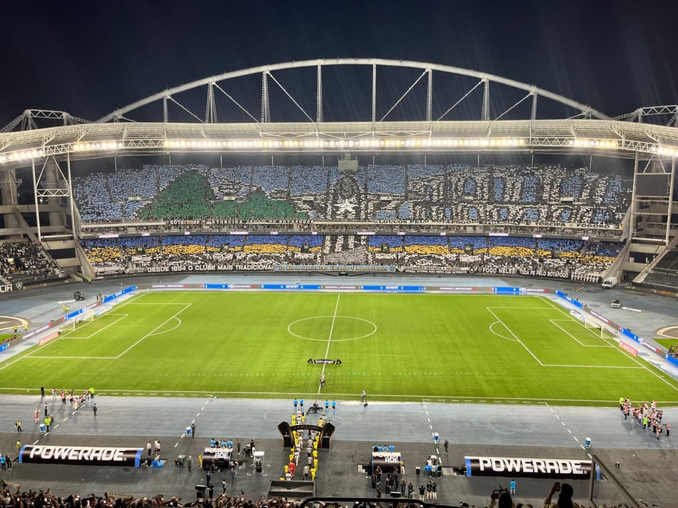 Mosaico no Nilton Santos homenageando o Rio de Janeiro (foto: Isabelle Favieri/Lance!)