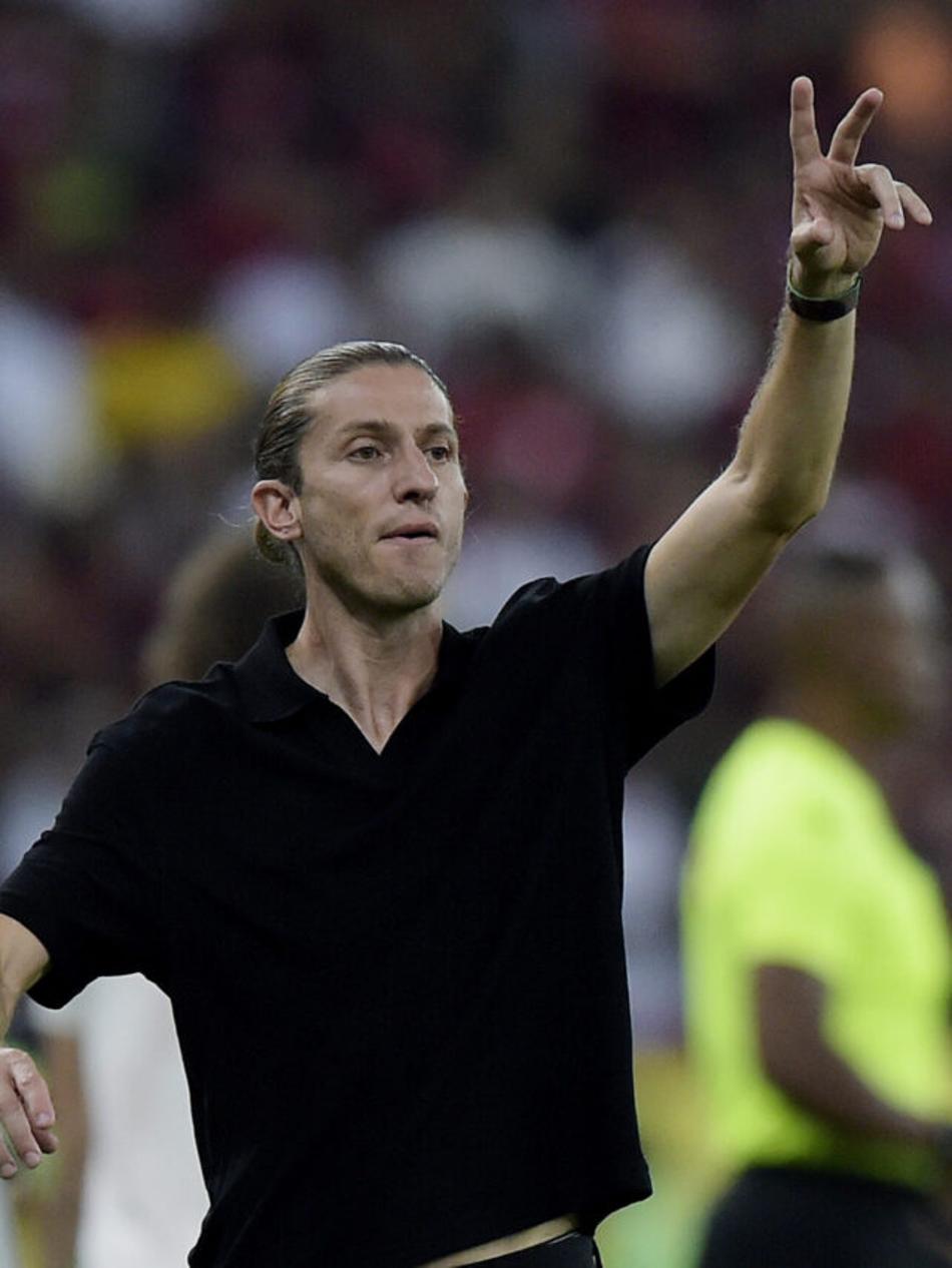 Filipe Luís tem mais títulos do que derrota pelo Flamengo! Veja os jogos