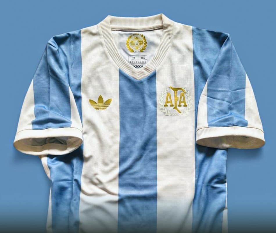 Muita aura! Argentina lança novo uniforme comemorativo; veja imagens