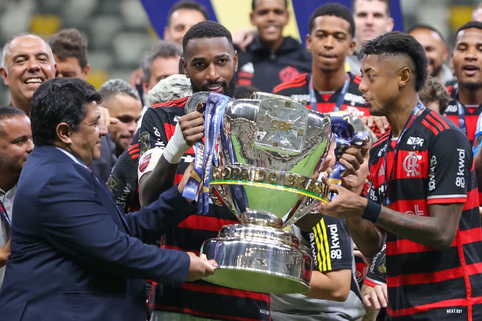Flamengo na lista! Confira o ranking dos clubes brasileiros com mais títulos nacionais