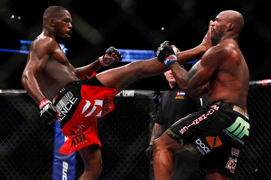 Jon Jones x Quinton Jackson - UFC