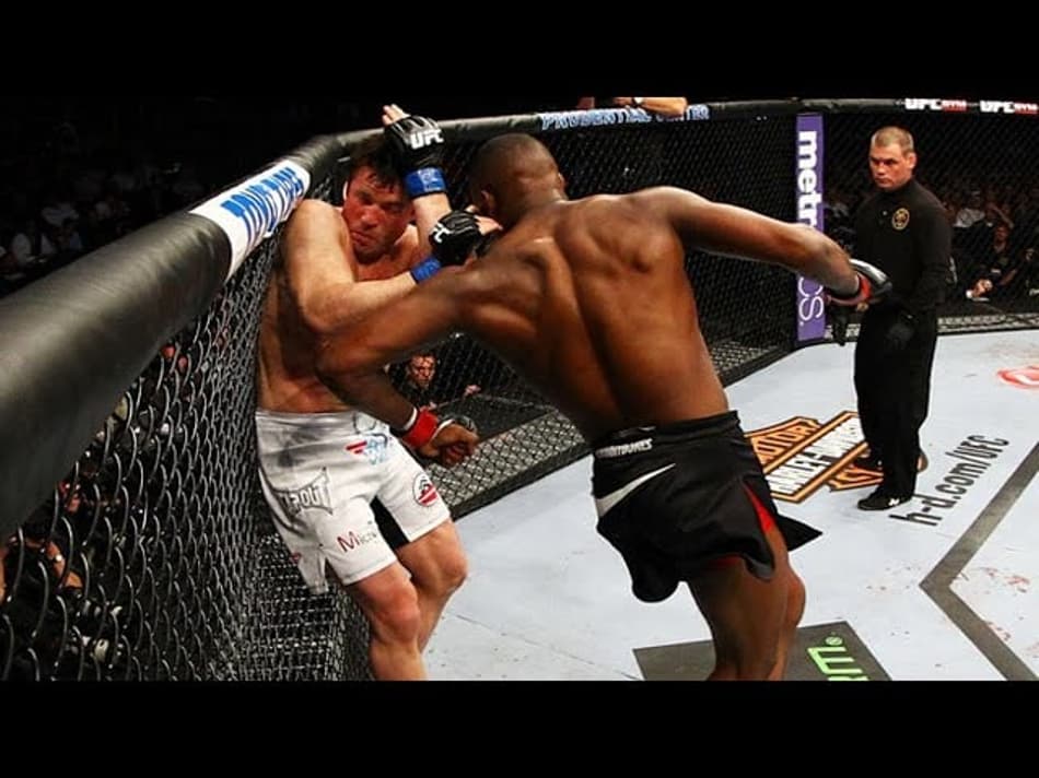 Jon Jones x Chael Sonnen - UFC