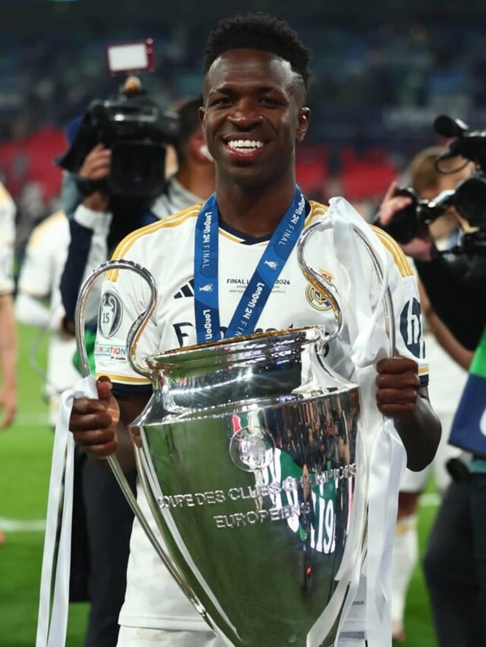 cropped-vini-jr-champions-league-taca.jpg