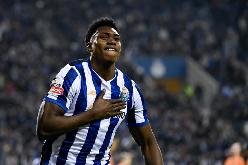Samu comemora gol pelo Porto (Foto: Miguel Riopa / AFP)