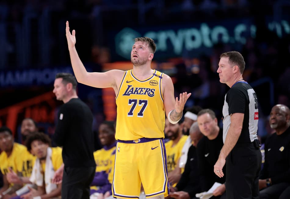 Luka Doncic é o segundo jogador com mais pontos por jogo em playoffs; veja lista
