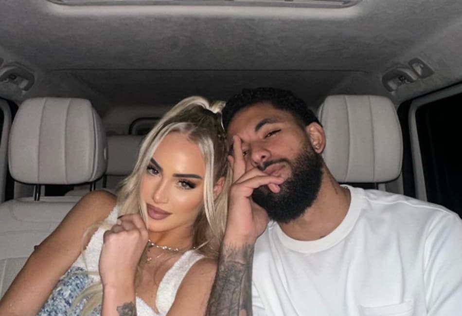 Alisha Lehmann e Douglas Luiz