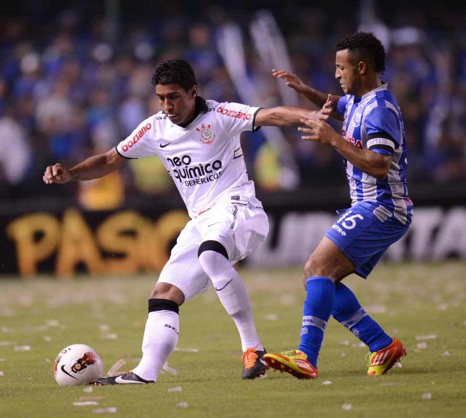 FBL-LIBERTADORES-EMELEC-CORINTHIANS