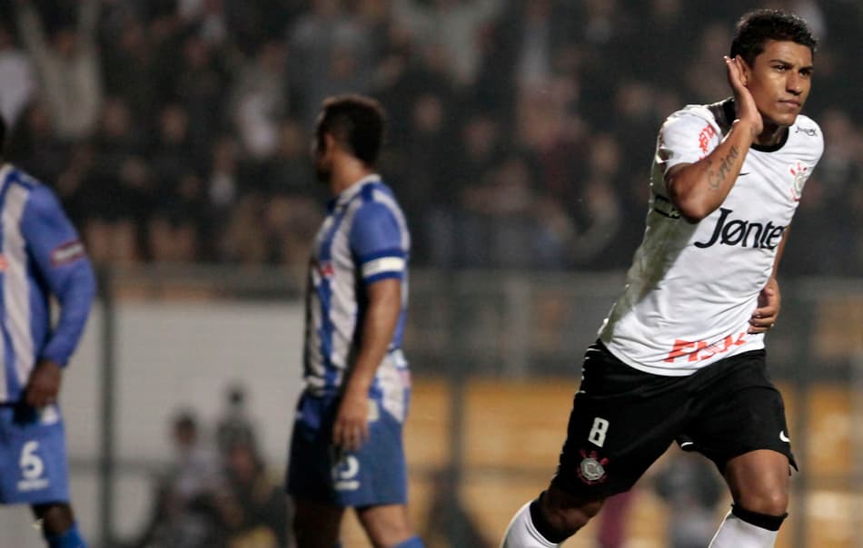 Corinthians leva vantagem sobre equatorianos na Libertadores no século; veja