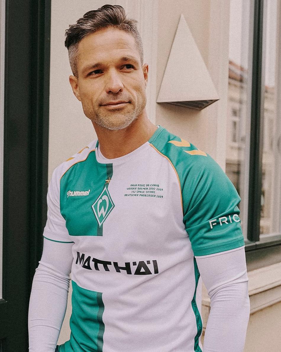 Clube europeu lança camisa em homenagem a Diego Ribas; veja