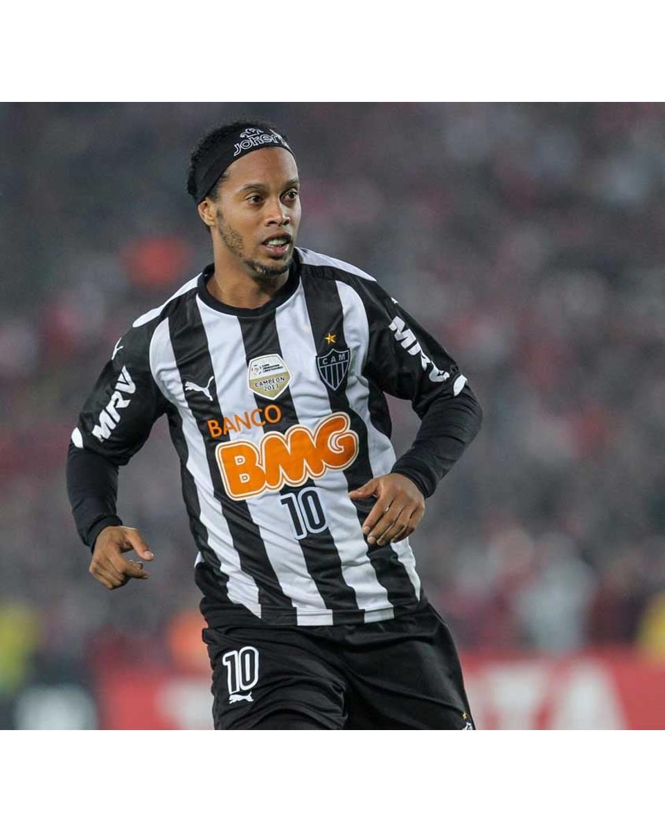Atlético-MG faz acordo para pagamento de dívida com Ronaldinho