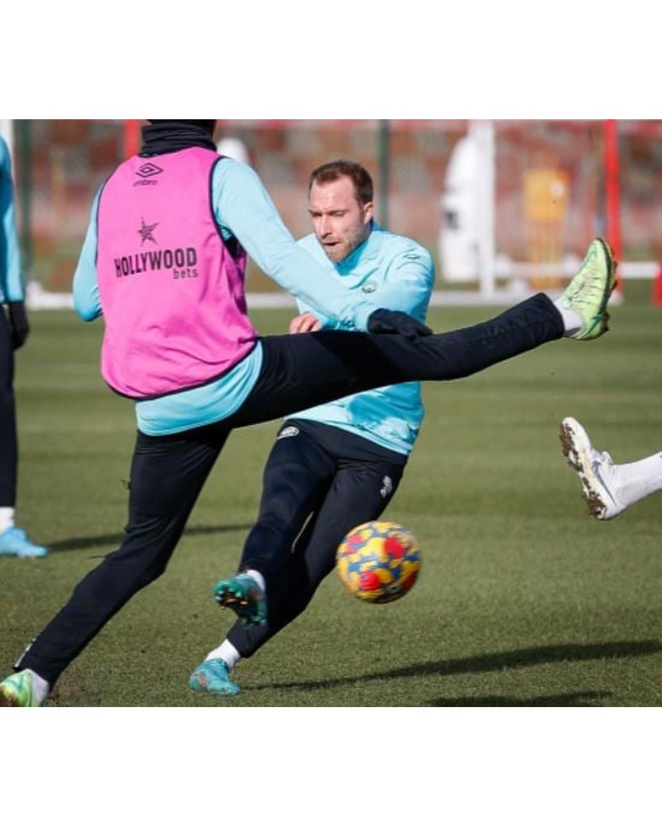 De volta à Premier League, Eriksen faz seu primeiro treino no