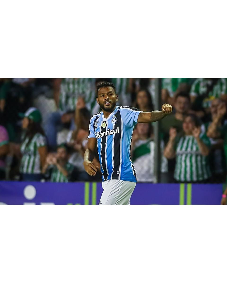 VÍDEO: Reinaldo comemora primeiro gol com a camisa do Grêmio - Lance!