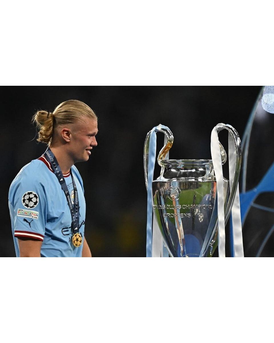 Haaland provoca rivais em festa do Manchester City e leva