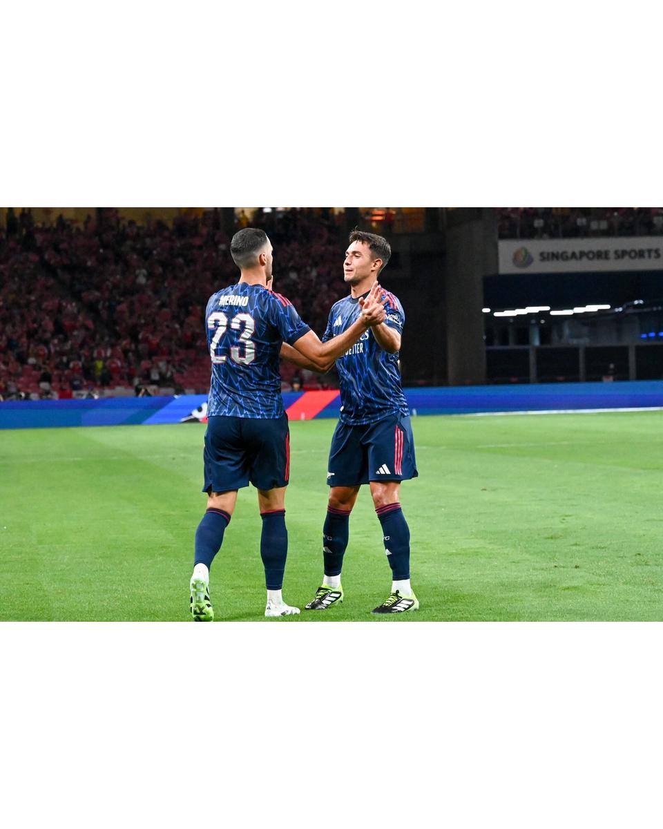 Em estreia de ex-United, Arsenal vira contra Newcastle em amistoso