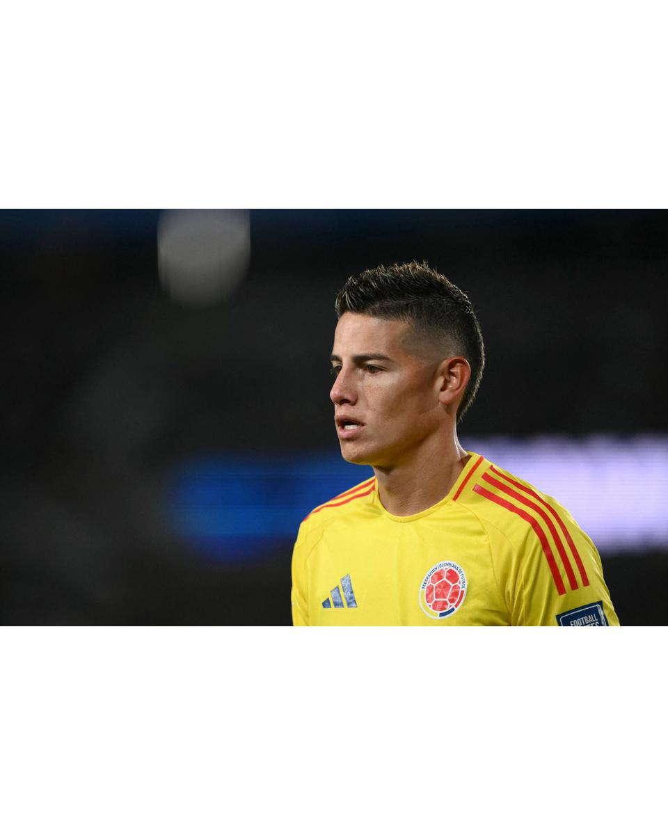James Rodríguez se emociona após classificação da Colômbia para a Copa
