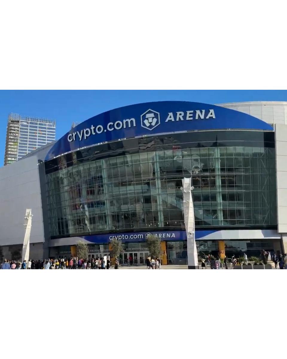 Conheça a arena dos Lakers na NBA, movida por luxo e ostentação