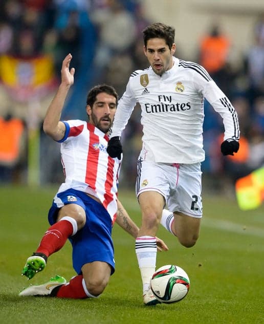 Raul Garcia e Isco - Atletico de Madrid x Real Madrid (Foto: Dani Pozo/AFP)