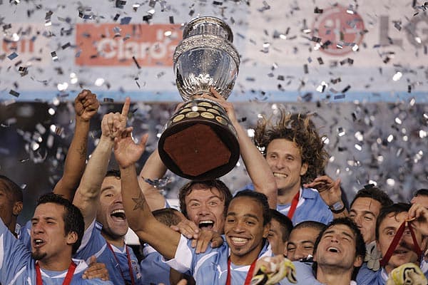 Uruguai é campeão da Copa América 2011 (Foto: Leo La Valle/EFE)