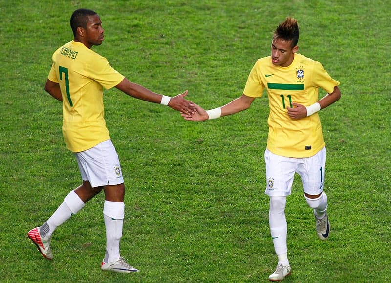 Robinho e Neymar - Seleção Brasileira (Foto: Andres Stapff)