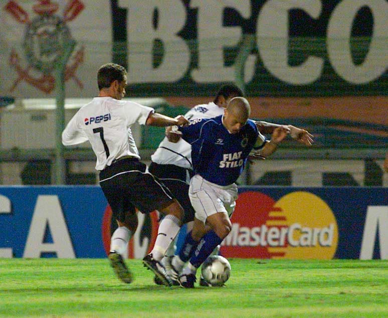 Alex - Cruzeiro (Foto: Nelson Almeida)