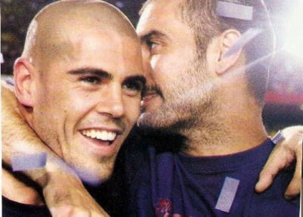 Victor Valdés e Guardiola (Foto: Divulgação/FC Barcelona)