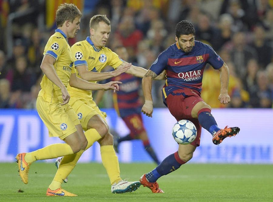 HOME - Barcelona x BATE Borisov - Liga dos Campeões - Suárez (Foto: Lluis Gene/AFP)