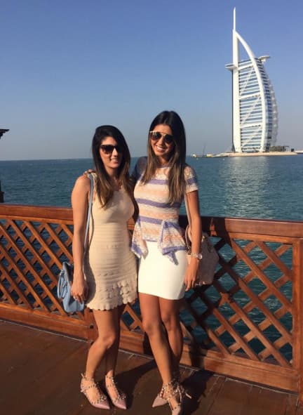 Diane Goulart e Marilia Ribeiro visitam pontos turísticos de Dubai (Foto: Divulgação)