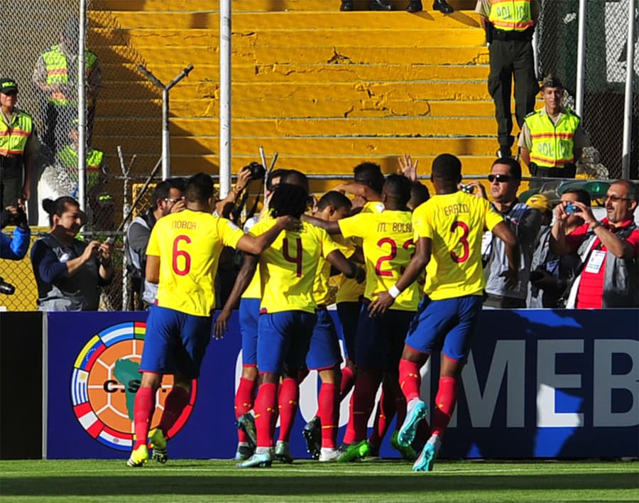 Equador x Uruguai (foto:AFP)
