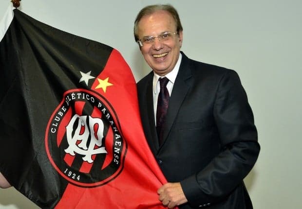 Luiz Salim Emed eleito no último sábado, o presidente do Conselho Administrativo do Atlético-PR (Foto: Gustavo Oliveira/Site Oficial)