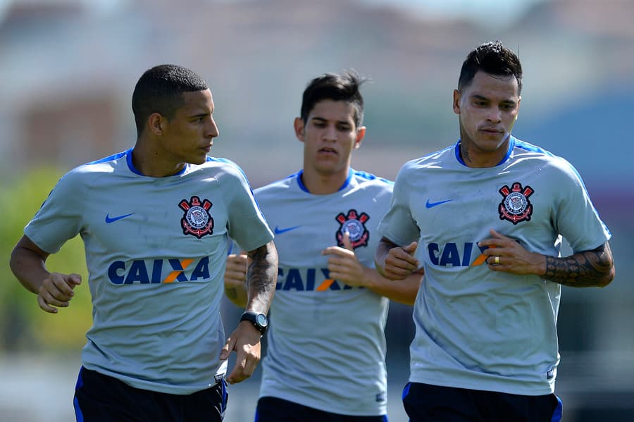 Guilherme Arana, Gustavo Vieira e Giovanni Augusto - Treino do Corinthians