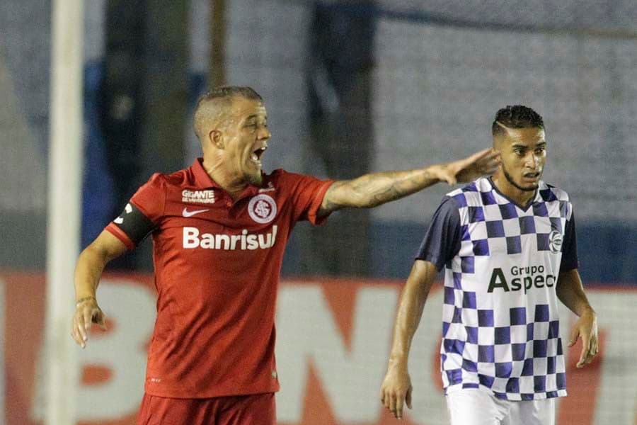 São José empatou sem gols no adeus de D'Alessandro (Foto: Divulgação)