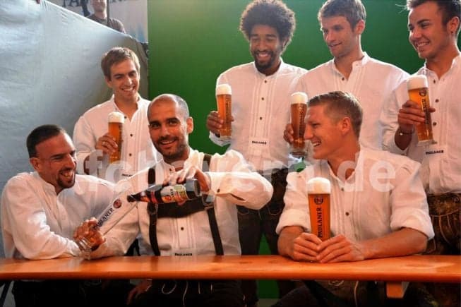 Guardiola, Ribery, Schweinsteiger, Goetze, Muller, Dante e Lahm (Foto: Reprodução/Bayern)