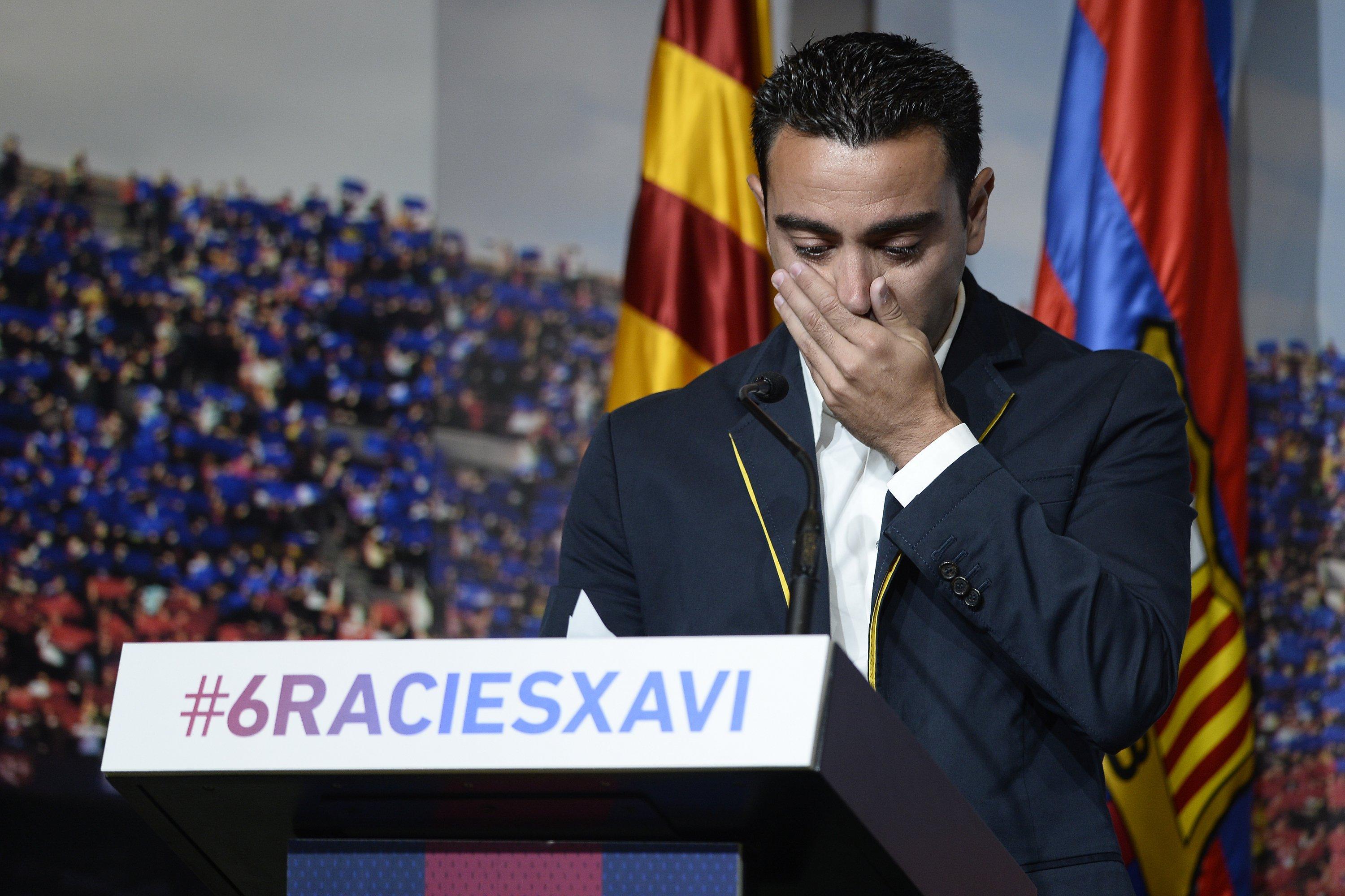 Xavi recebe homenagem no Barcelona (Foto: Josep Lago/AFP)