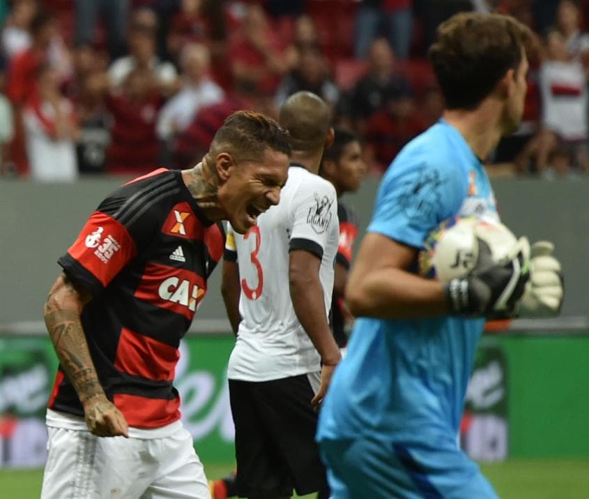 Martin Silva se destaca no clássico entre Flamengo e Vasco (Foto: Andre Borges/AGIF)