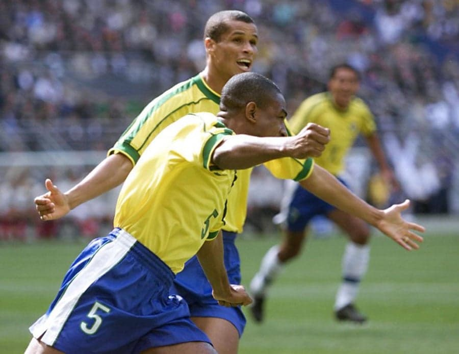 Na estreia do Brasil na Copa de 98, César Sampaio marcou o gol inaugural da Seleção