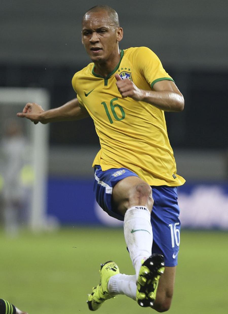 O lateral-direito Fabinho já jogou inclusive pela Seleção Brasileira principal