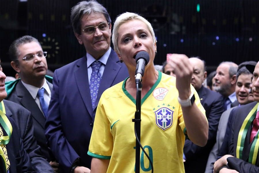 Cristiane Brasil usou camisa da Seleção na Câmara (Foto: Agência Câmara)