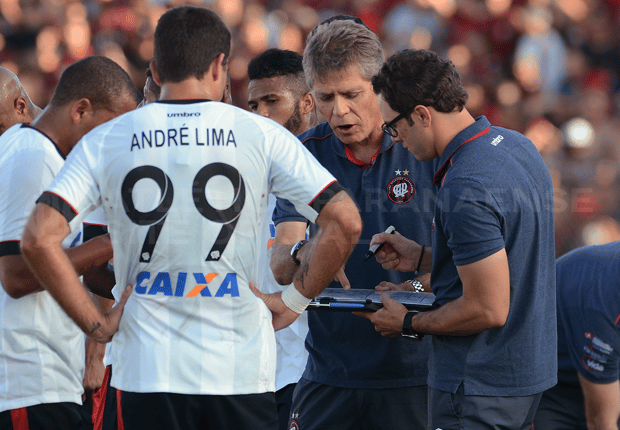 Paulo Autuori acredita que o time foi para o sacrifício diante do Paraná, nas semifinais
