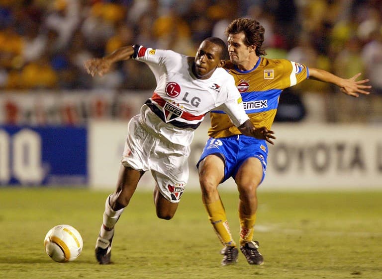 No jogo de volta, o São Paulo perdeu de 2 a 1 do Tigres, mas avançou à semi